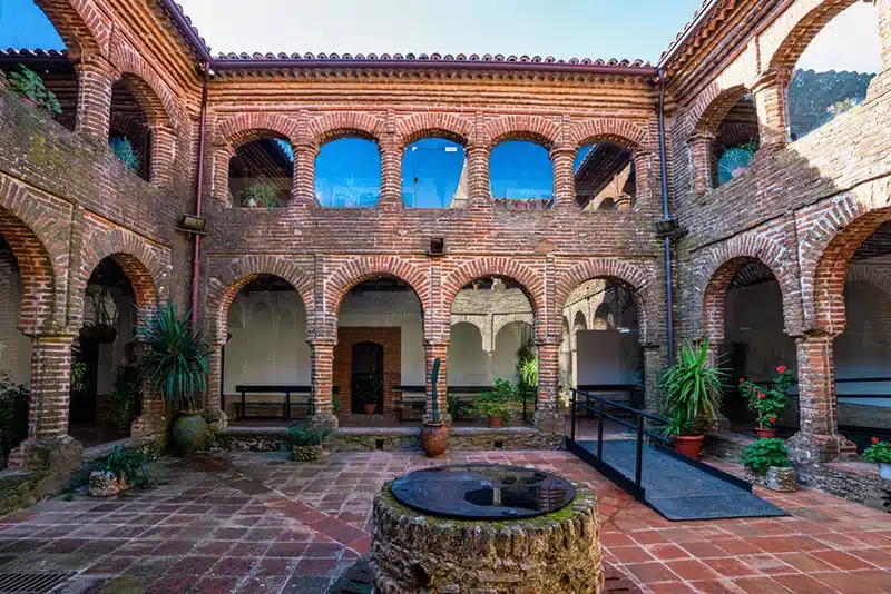 actividades-en-Badajoz-monasterio-de-Tentudía