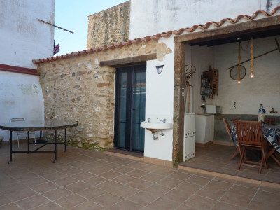 alojamiento-en-Llerena-patio-con-barbacoa