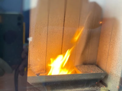casa-rural-la-rosa-de-Llerena-chimenea